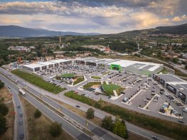Ритейл парковете продължават възхода си на пазара на бизнес имоти