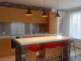 Под Наем Тристаен Апартамент  София Бъкстон  1000 EUR