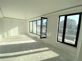 Продава Тристаен Апартамент  София Дианабад  280000 EUR