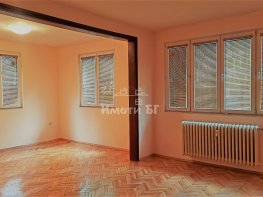 Под Наем Офис в Жилищни Сгради София Център  -  750 EUR